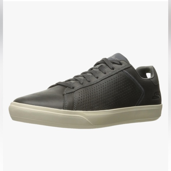 Skechers Men's Black Go Vulc 2 Sneakers - Picture 1 of 9